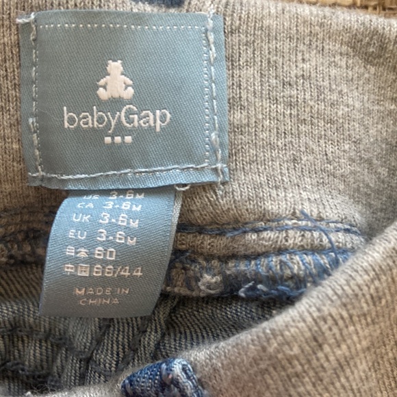 Baby gap jeans with flower print size 3-6 months - Picture 3 of 3